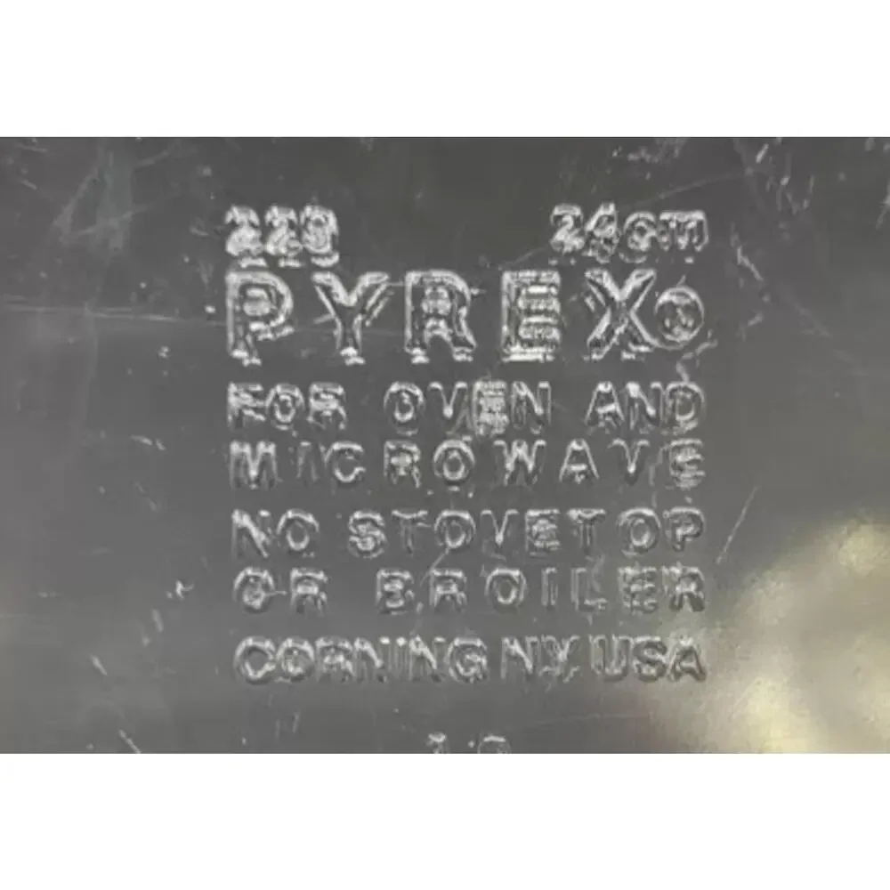 Pyrex vintage pie